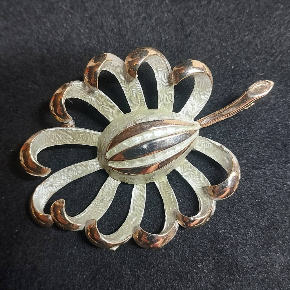 Vintage Pastelli Gold Tone Abstract Flower Brooch Costume Jewelry